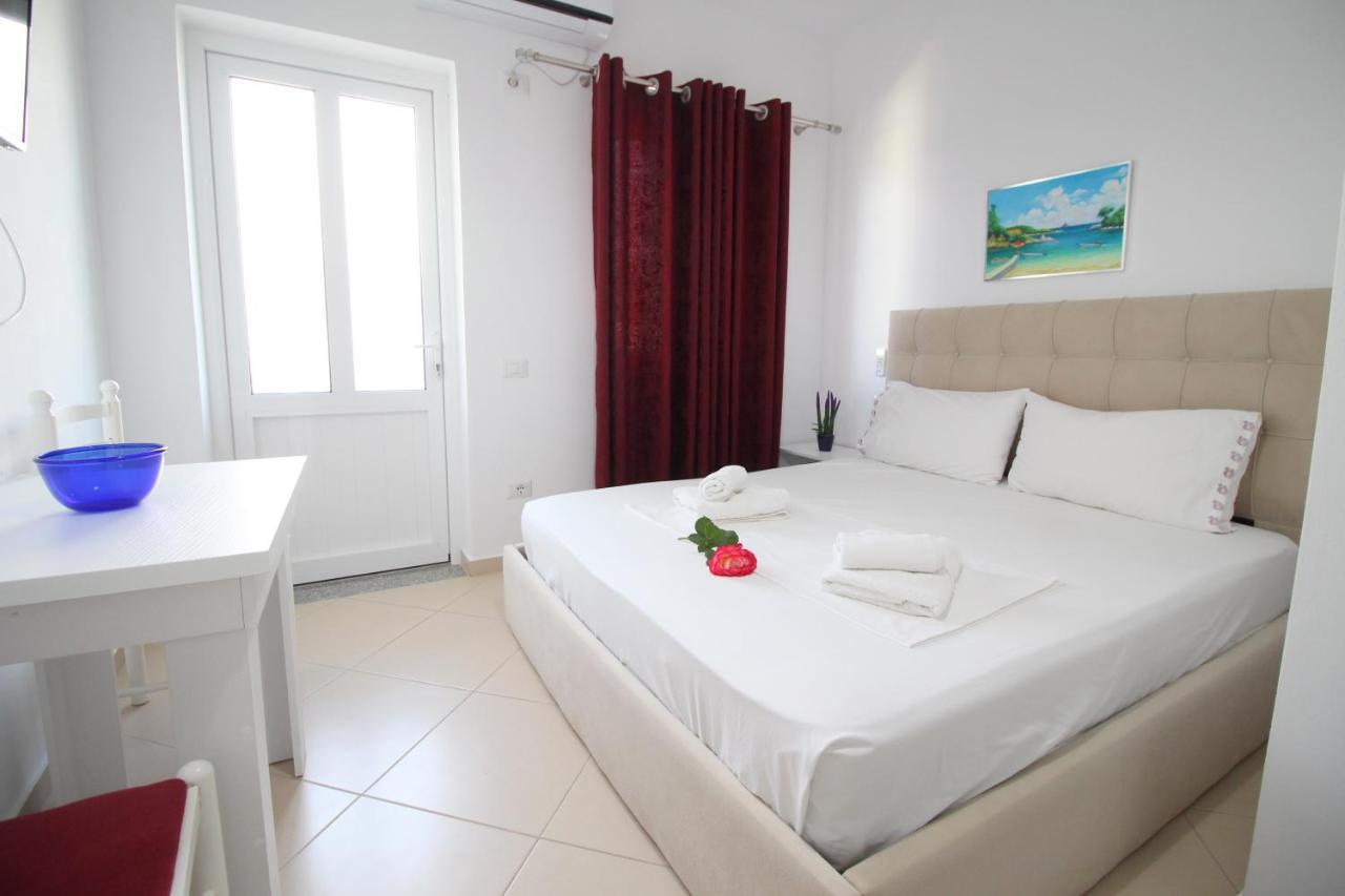 Emerald Inn Ksamil Luaran gambar