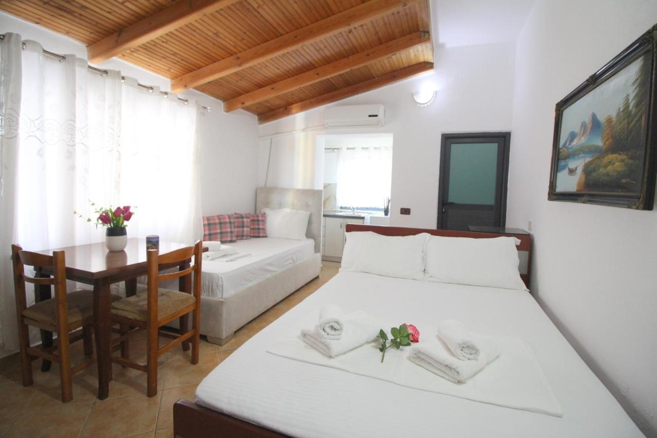 Emerald Inn Ksamil Luaran gambar
