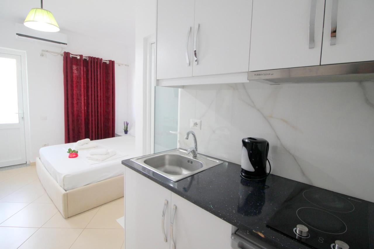 Emerald Inn Ksamil Luaran gambar