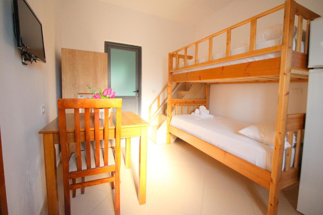 Emerald Inn Ksamil Luaran gambar