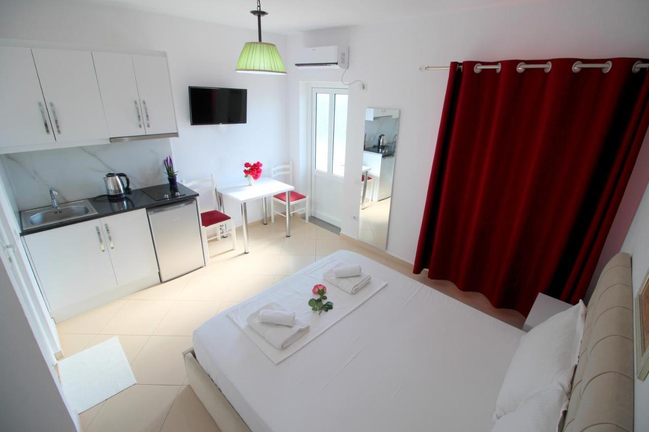 Emerald Inn Ksamil Luaran gambar