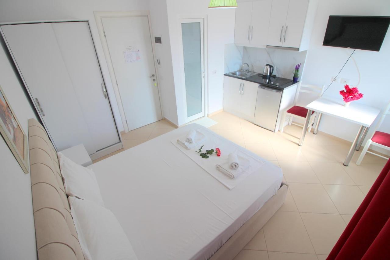 Emerald Inn Ksamil Luaran gambar