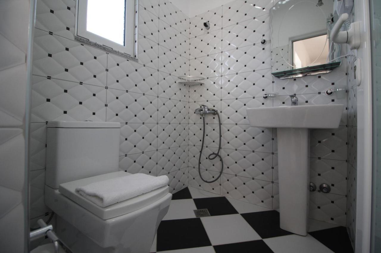 Emerald Inn Ksamil Luaran gambar