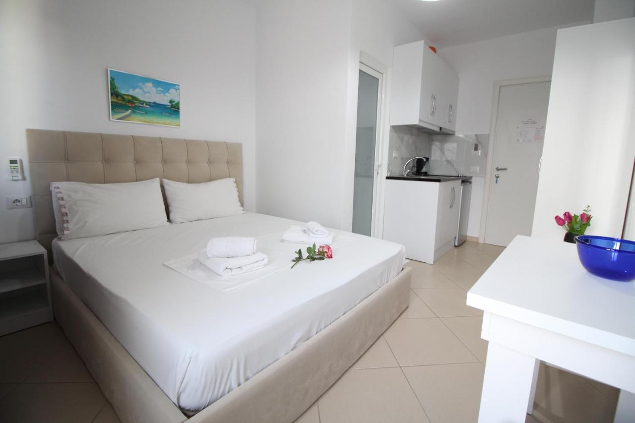 Emerald Inn Ksamil Luaran gambar